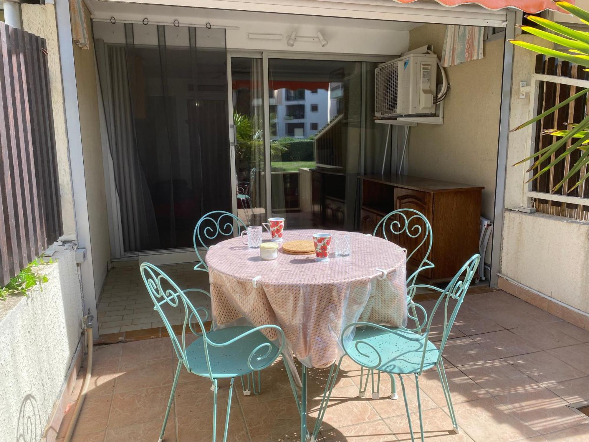 Sol-y-days Amigos: Garden-level With Terrace Near Apartment