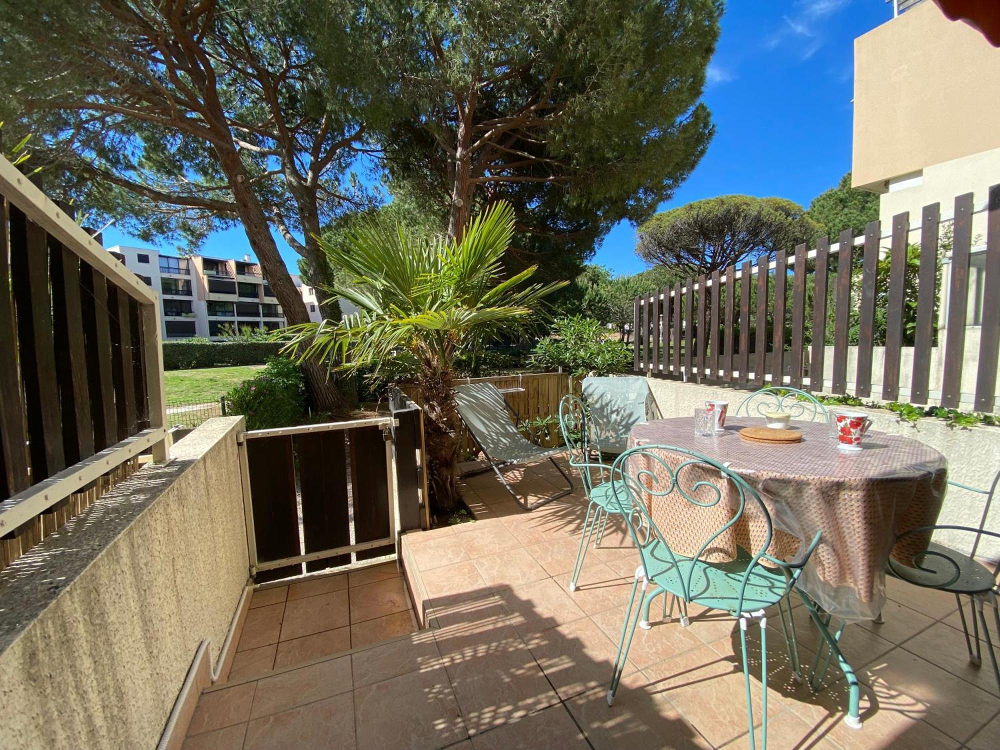 Sol-y-days Amigos: Garden-level With Terrace Near Apartment Le Grau-du-Roi