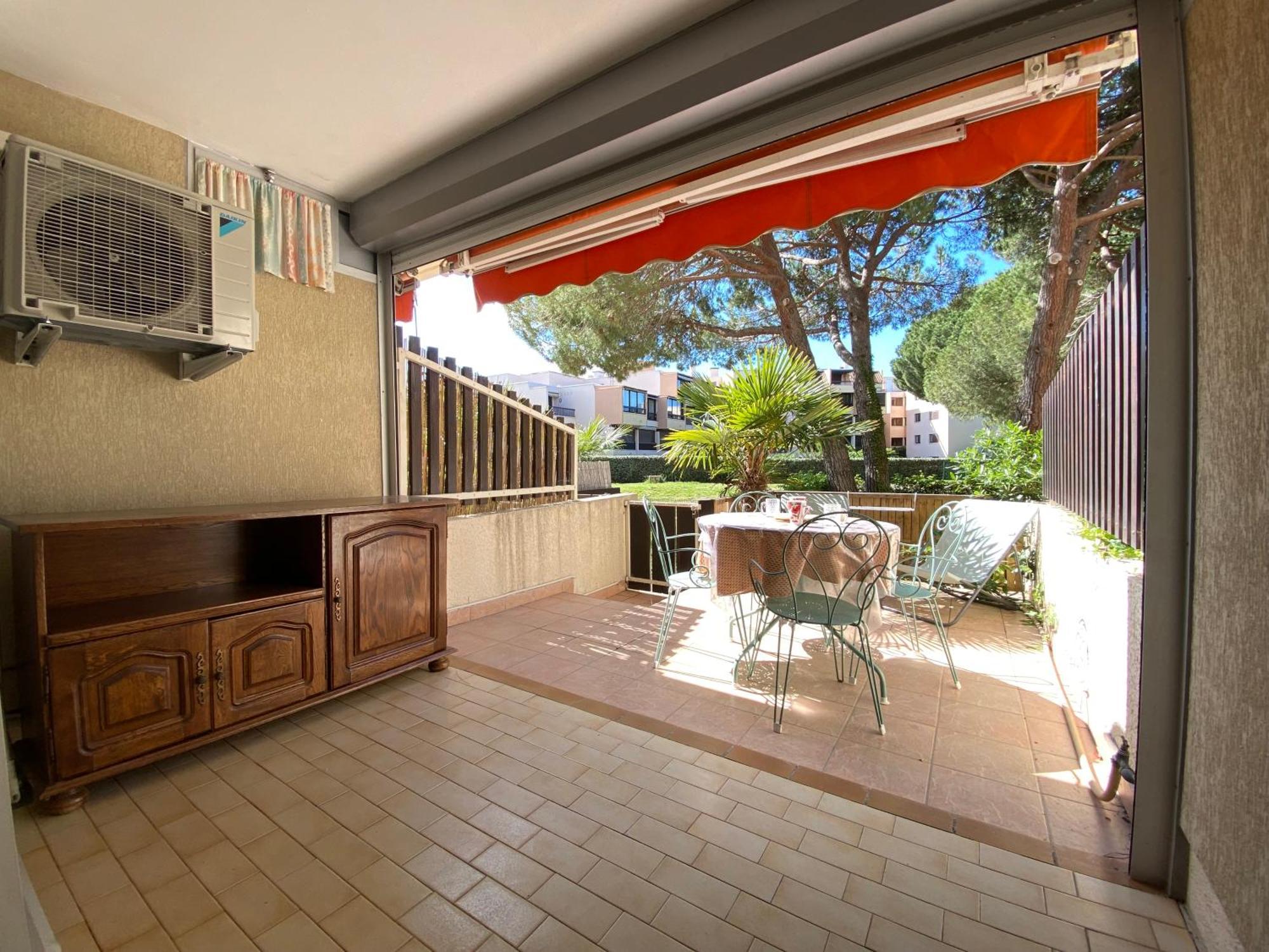 Apartment Sol-y-days Amigos: Garden-level With Terrace Near